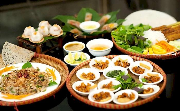 Khám phá 22 quán ăn ngon ở Huế được người dân địa phương yêu thích