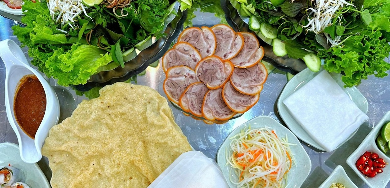 Bánh cuốn Trảng Bàng chuẩn vị tại Huế Bánh cuốn Trảng Bàng chuẩn vị tại Huế